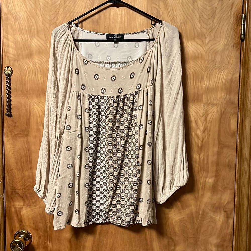 Suzanne betro cream medallion top size 2x